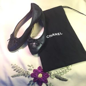 💕TRADED💕 AUTHENTIC LAMB SOFT BLACK LEATHER BOW